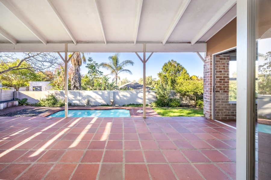 4 Bedroom Property for Sale in Vierlanden Western Cape